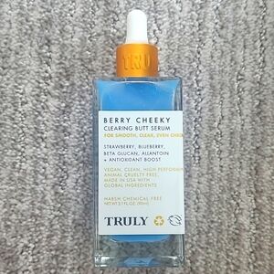 Truly Berry Cheeky Clearing Butt Serum